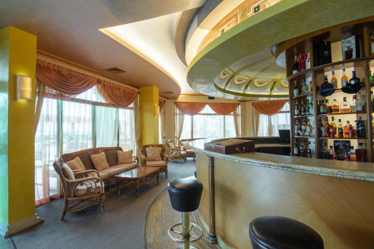 Hotel Mistral Balchik Exterior photo