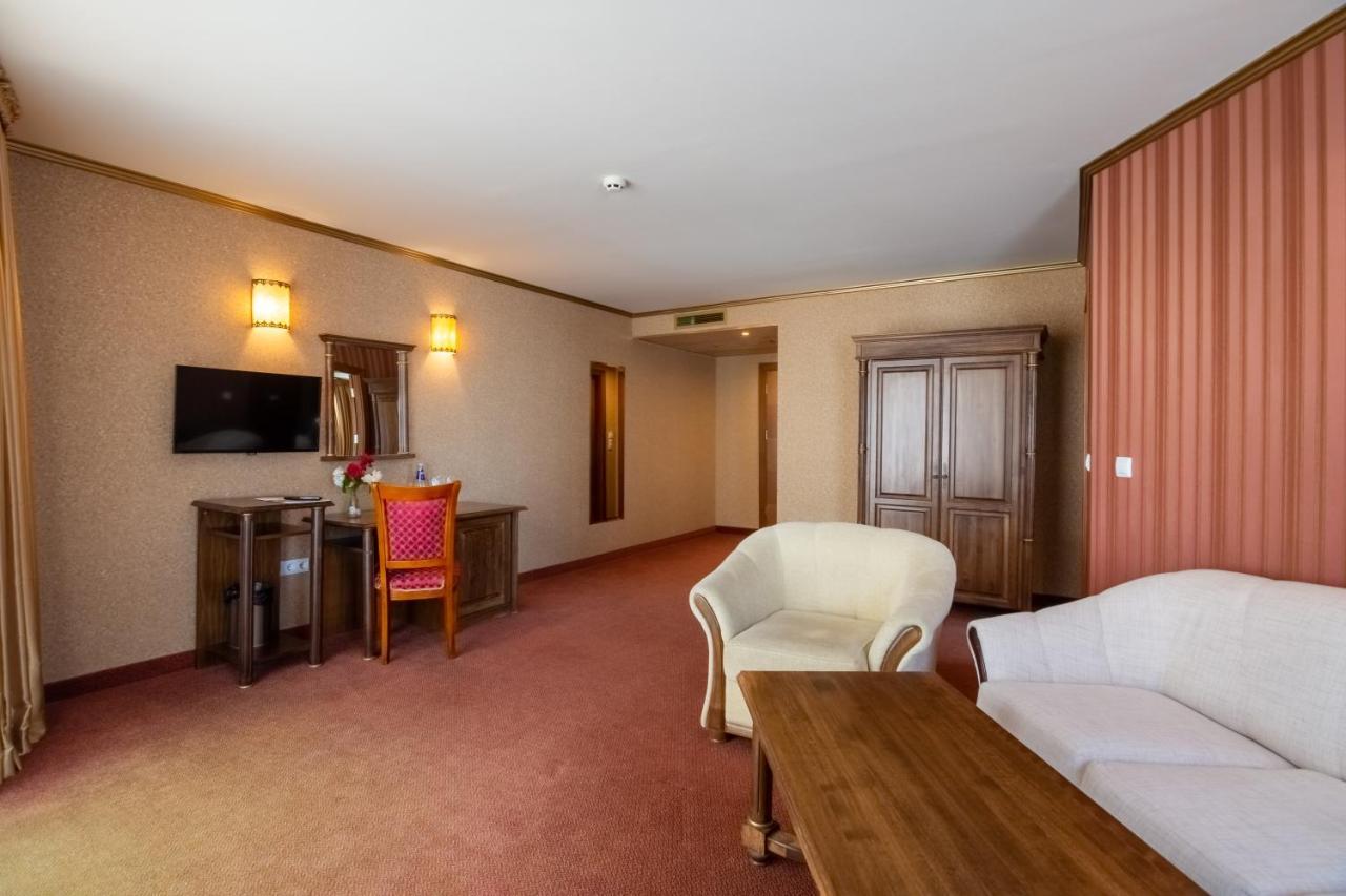 Hotel Mistral Balchik Exterior photo