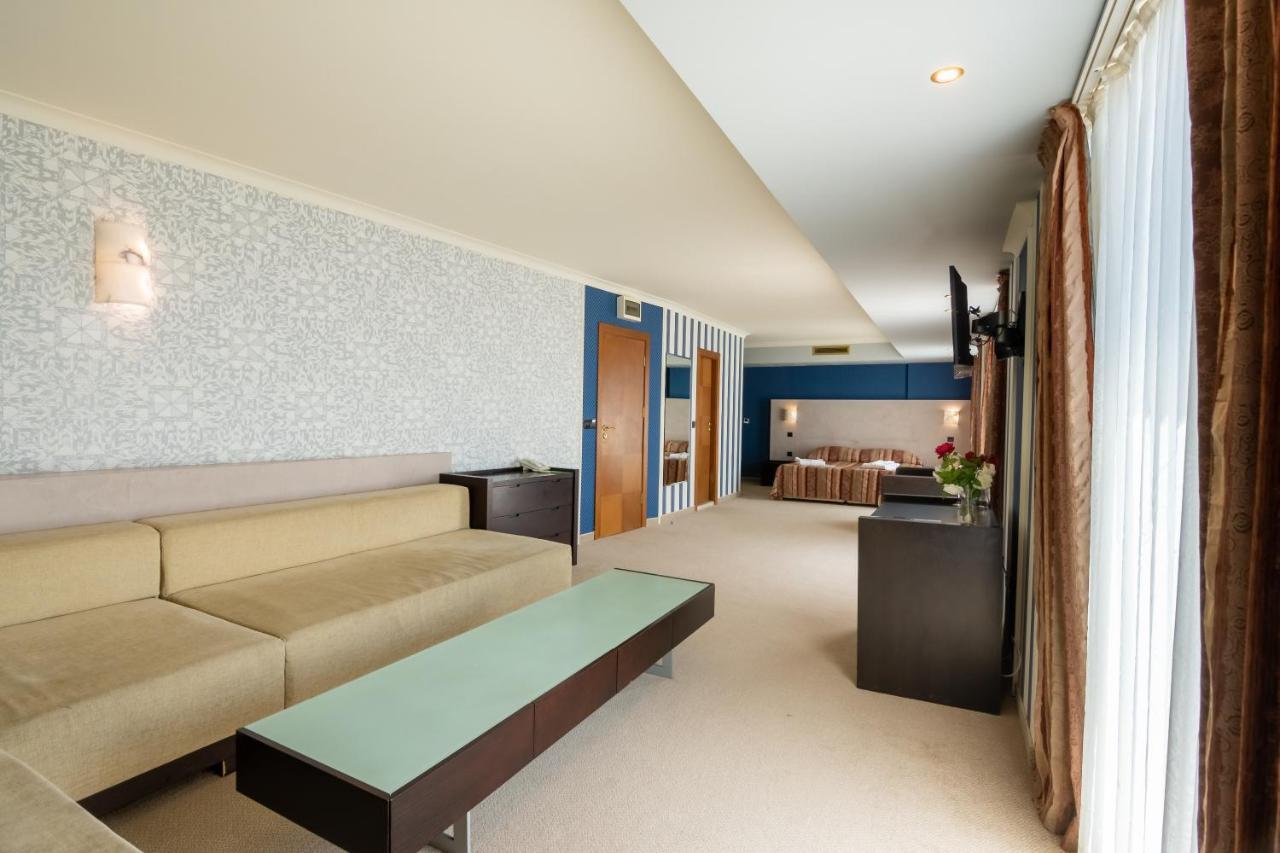 Hotel Mistral Balchik Exterior photo