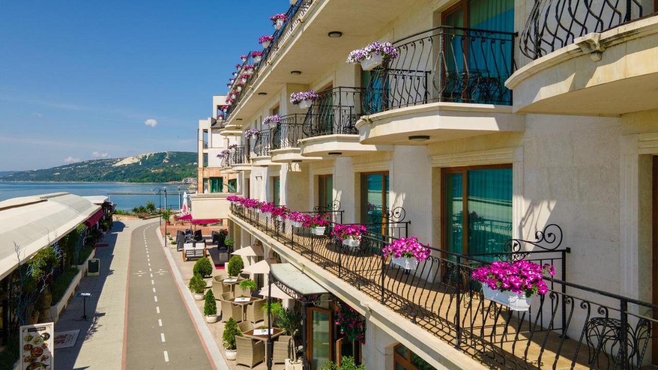 Hotel Mistral Balchik Exterior photo