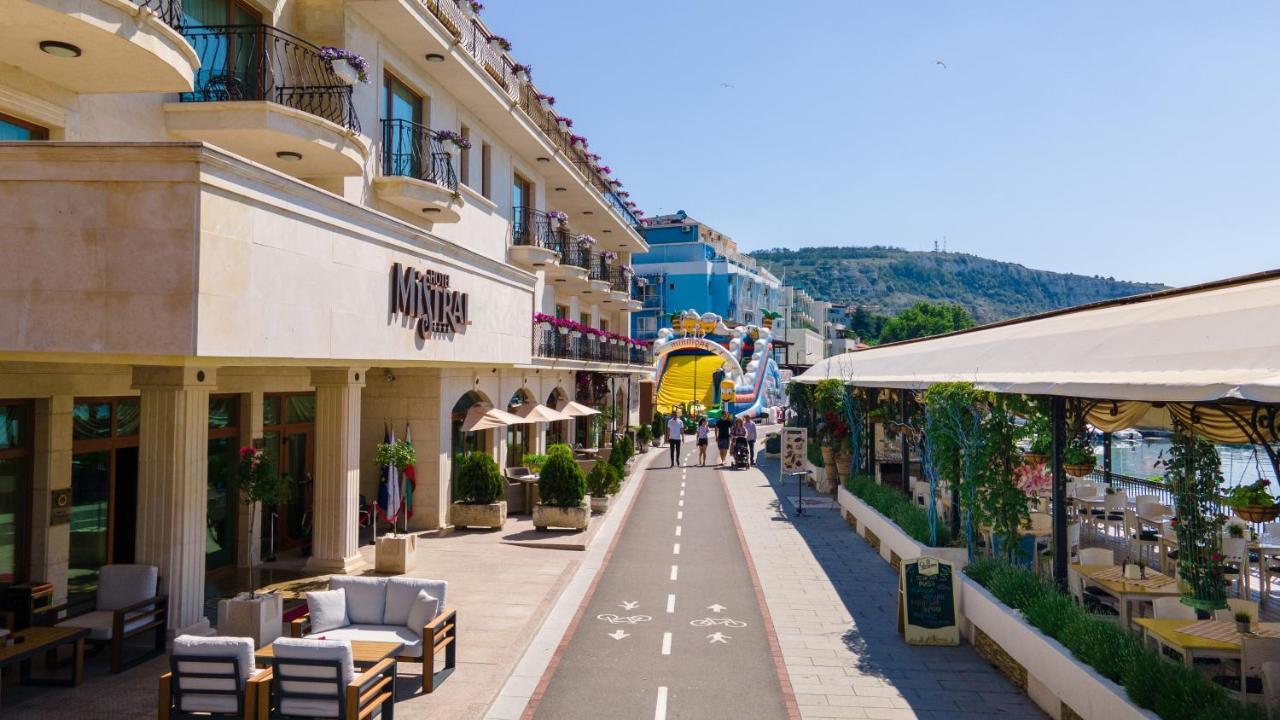 Hotel Mistral Balchik Exterior photo