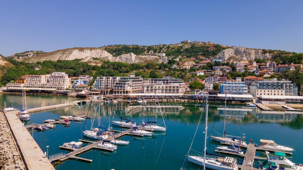 Hotel Mistral Balchik Exterior photo