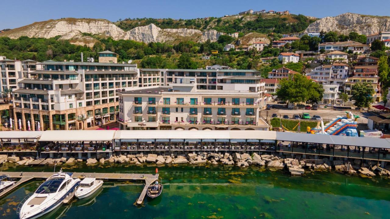 Hotel Mistral Balchik Exterior photo